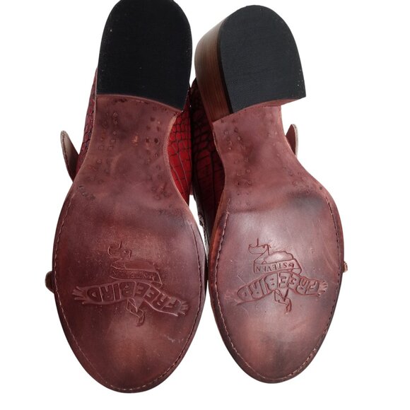 Freebird by Steven Caprice Red Leather Buckle Heeled Mule Sandals Size 9 Reptile - Picture 6 of 13